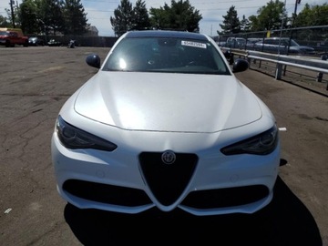 Alfa Romeo Giulia II Sedan 2.0 TBi 280KM 2019 Alfa Romeo Giulia 2019 ALFA ROMEO GIULIA TI 2.0 Benzyna 280KM, zdjęcie 5