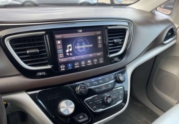 Chrysler Pacifica II 2018 Chrysler Pacifica 2018 Chrysler Pacifica kamery 360 auto w Polsce po akcyz, zdjęcie 12