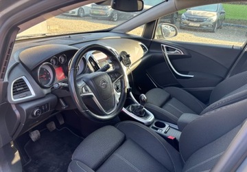 Opel Astra J Sports Tourer 1.7 CDTI ECOTEC 110KM 2012 Opel Astra 2012 r. 1.7 Diesel 110KM, zdjęcie 11