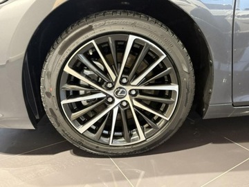 Lexus ES VII (XV70) Sedan Facelifting 300h 218KM 2025 Od ręki - 300h Business Edition 2.5 E-CVT 218KM | Podgrzewane fotele!, zdjęcie 15