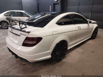 Mercedes Klasa C W205 2013 Mercedes-Benz Klasa C 63 AMG 2013 6.3l 6.3 Benzyna 451KM, zdjęcie 5