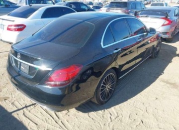 Mercedes Klasa C W206 2021 Mercedes-Benz Klasa C 2021, 2.0L, od ubezpieczalni 2.0 Benzyna 255KM, zdjęcie 6