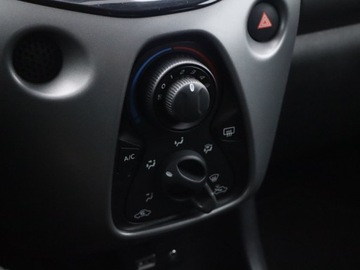 Toyota Aygo II Hatchback 3d Facelifting 1.0 VVT-i 72KM 2020 Toyota Aygo 1.0 VVT-i, Salon Polska, Serwis ASO, zdjęcie 13