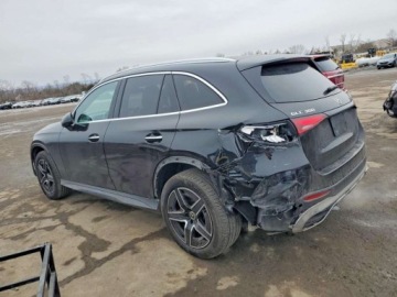 Mercedes GLC C254/X254 2023 Mercedes-Benz GLC 300 4Matic 2023 2.0 Benzyna 255KM, zdjęcie 1