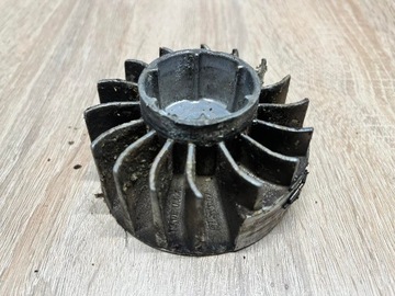 STIHL 011 AVT МАГНИТНОЕ КОЛЕСО