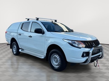 Mitsubishi L200 V Club Cab 2.4 154KM 2019 Mitsubishi L200 2.4 d DC Invite EU6 / Wyciągarka /, zdjęcie 4