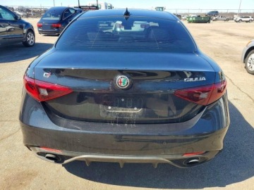 Alfa Romeo Giulia II Sedan Facelifting 2.0 Turbo 280KM 2022 Alfa Romeo Giulia Super 2022 2.0 Benzyna 280KM, zdjęcie 2