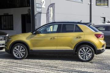 Volkswagen T-Roc I SUV 1.5 TSI ACT 150KM 2019 Volkswagen T-Roc Kamera / Virtual Kockpit, zdjęcie 14