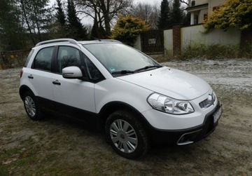 Fiat Sedici 1.6 16v 120KM 2012 Fiat Sedici Sliczny w pelni sprawny wygodny ekonomiczny 1.6 Benzyna 120KM