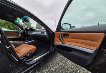 BMW Seria 3 E90-91-92-93 Touring E91 2.0 318d 143KM 2010 BMW Seria 3 2,0 143 KM M-Pakiet Nowy Rozrzad Kamera PDC Xenon Navi, zdjęcie 11