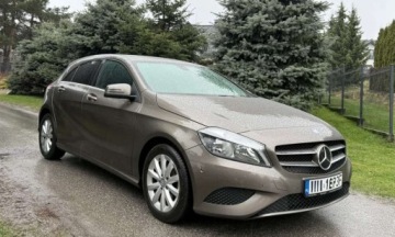 Mercedes Klasa A W176 Hatchback 5d 1.6 180 BlueEFFICIENCY 122KM 2013 Mercedes-Benz Klasa A Mercedes-Benz Klasa A 180 1.6 Benzyna 122KM, zdjęcie 3