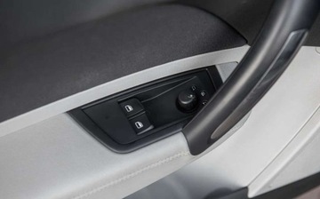 Audi A1 I Hatchback 3d 1.6 TDI 105KM 2011 Audi A1 3-drzwiowe 1.6TDI 105KM Navi Ledy Xenon Alu Pdc Po Serwsie 1.6, zdjęcie 15