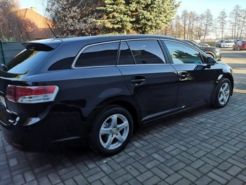 Toyota Avensis III Wagon 2.0 D-4D 126KM 2010 Toyota Avensis 2.0 D-4D 126KM Nav Kamera Klimatron, zdjęcie 4