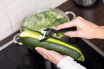 ZESTAW NOZY KUCHENNYCH KARBOWANYCH OSTRE 6 EL.