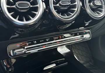 Mercedes Klasa A W177/V177 2022 Mercedes-Benz Klasa A OFERTA BLACK WEEK 1.4 Hybryda 218M AT AMG Line FV23, zdjęcie 19