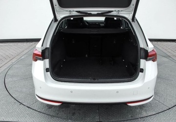 Skoda Octavia IV Scout 1.5 TSI ACT 150KM 2024 Skoda Octavia 1.5 TSI 150KM Selection Reflektory LED Tempomat Podgrzewane, zdjęcie 8