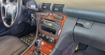 Mercedes Klasa C W203 Sedan W203 2.1 (C 220 CDI) 143KM 2003 Mercedes-Benz Klasa C C220 143KM Klimatyzacja W203 2.1 Diesel 143KM, zdjęcie 13