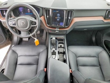 Volvo XC60 II 2023 Volvo XC 60 Plus 2023 2.0 Benzyna 247KM, zdjęcie 8