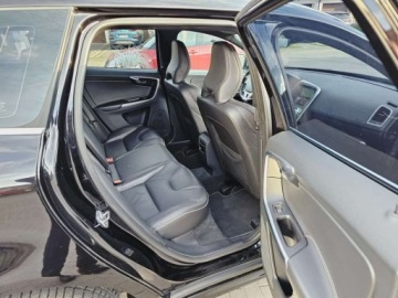 Volvo XC60 I SUV Facelifting 2.0 D3 DRIVE-E 150KM 2016 Volvo XC 60 R-Design___2.0 D3 150KM Geartronik BiXenon LED Skora Kamera Vi, zdjęcie 31