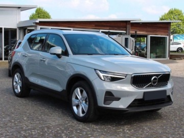 Volvo XC40 Crossover Facelifting 2.0 B3 163KM 2025 VOLVO XC40 B3 Core Suv 2.0 (163KM) 2025, zdjęcie 3