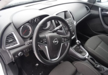 Opel Astra J Sports Tourer Facelifting 1.6 CDTI ecoFLEX 110KM 2015 Opel Astra 1.6 CDTI 110KM Okazja Sprowadzony Oplacony 1.6 Diesel 110KM, zdjęcie 10