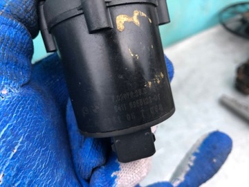 BMW X5 E53 PŘÍDAVNÁ PUMPIČKA VODY 6955122