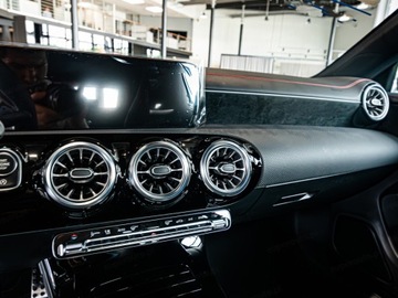 Mercedes CLA C118/X118 Shooting Brake Facelifting 2.0 200d 150KM 2025 CLA 200 d AMG Line Shooting Brake 2.0 (150KM) 2025, zdjęcie 12