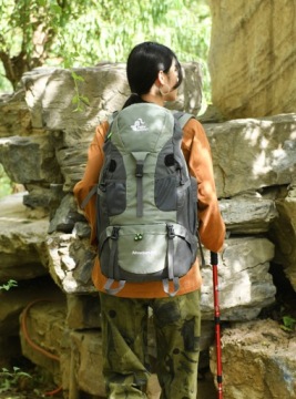 ТРЕККИНГ, СПОРТ, ПУТЕШЕСТВИЯ РЮКЗАК ДЛЯ ГОРНЫХ ПОЕЗДОК 50Л