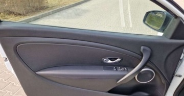 Renault Megane III Coupe 1.4 16v TCe 130KM 2009 Renault Megane Renault Megane 1.4 Benzyna 131KM, zdjęcie 9