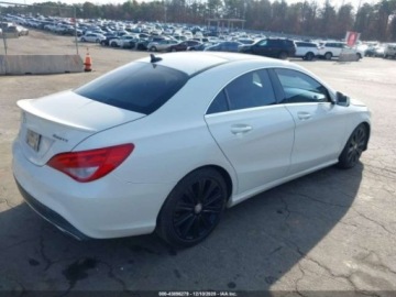 Mercedes CLA C117 2017 Mercedes-Benz CLA 2017 r., 2,0L 250 4MATIC 2.0 Benzyna 208KM, zdjęcie 5
