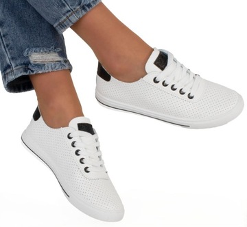 КРОССОВКИ ЖЕНСКИЕ АЖУРНЫЕ БЕЛЫЕ 38