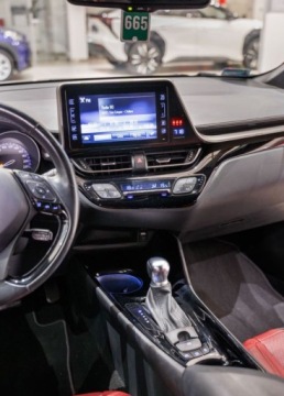 Toyota C-HR I Crossover 1.8 Hybrid 122KM 2019 Toyota C-HR 1.8 Hybrid Selection 1.8 Hybryda 122KM, zdjęcie 21