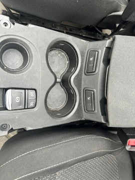 КОМПЛЕКТ СИДЕНИЙ KADJAR, ПОДЛОКОТНИКИ, ОБИВКА, ПОДОГРЕВ ДВЕРЕЙ