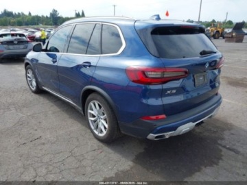 BMW X5 G05 2022 BMW X5 Phev xDrive45E 2022 3.0l 3.0 Hybryda 282KM, zdjęcie 3