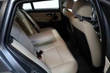 BMW Seria 3 E90-91-92-93 Touring E91 2.0 318d 143KM 2011 BMW 318 Podgrzewane fotele*Jasne skóry*Klima, zdjęcie 17