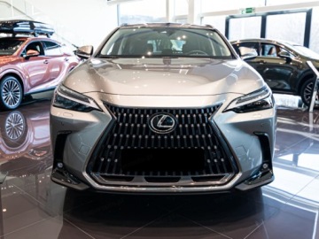 Lexus NX II SUV Facelifting 2.5 450h+ 292KM 2025 LEXUS NX 450h+ Prestige 2.5 Plug-in Hybrid Suv 292KM 2025, zdjęcie 2