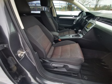 Volkswagen Passat B8 Limousine 1.6 TDI BlueMotion Technology 120KM 2017 VW PASSAT 1.6 TDI Comfortline , Pakiet R-line, Automat, 2x Klucz, Nawigacja, zdjęcie 7