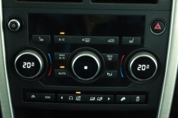 Land Rover Discovery Sport SUV 2.0 TD4 180KM 2017 Land Rover Discovery Sport TD4, Salon Polska, zdjęcie 9