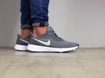 СПОРТИВНАЯ ОБУВЬ NIKE REVOLUTION 5 BQ3204 005 г.40