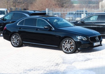Mercedes Klasa E W213 Limuzyna Plug-in Facelifting 2.0 300e 320KM 2020 Mercedes E300e 320 koni Sedan Burmester Szyber Webasto Kamera Avantgarde, zdjęcie 1