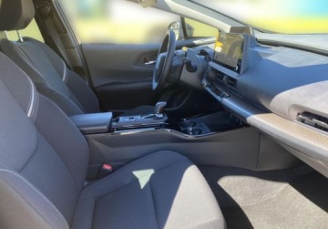 Toyota Prius V (XW60) 2.0  Hybrid Dynamic Force Plug-in 223KM 2023 Toyota Prius Plug-in Hybrid ASO Salon PL Prestige VAT 23 2.0 223KM, zdjęcie 14