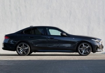 BMW Seria 5 G90-91 2025 BMW Seria 5 I wlasciciel Hak M Sport Gwarancja Bezwypadkowy FVAT23, zdjęcie 2