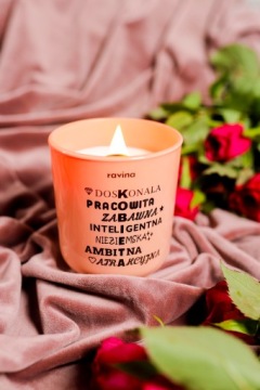 ЖЕНЩИНА Свеча в подарок АРОМАТИЧЕСКАЯ СВЕЧА ПАРОФЮМИРОВАННАЯ MADEMOISELLE