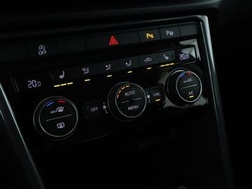 Volkswagen T-Roc I SUV 1.5 TSI ACT 150KM 2020 Volkswagen T-Roc navi klima auto grzane fotele, zdjęcie 29