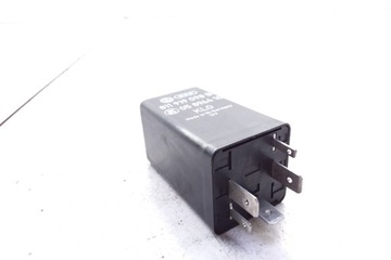 RELÉ AUDI 80 (89, 89Q, 8A, B3) 811919098B 1.6L GASOLINE 51KW 1989