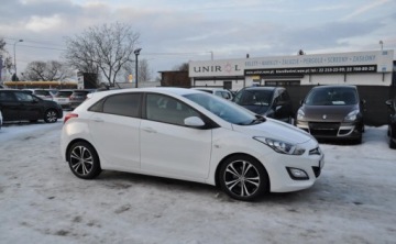 Hyundai i30 II Hatchback 5d 1.4 MPI 100KM 2012 Hyundai i30 1.4 Benzyna Klimatyzacja Cz.parkowania 1.4 Benzyna 99KM, zdjęcie 4
