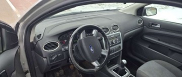 Ford Focus II Hatchback 5d 1.8 Duratorq TDCi 115KM 2006 Ford Focus Ford Focus ll 1.8TDCI 20067r, climatronic 5 drzwi 1.8 Diesel, zdjęcie 4