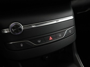 Peugeot 308 II Hatchback Facelifting 1.2 PureTech 130KM 2018 Peugeot 308 Automat Navi Klimatyzacja Kamera, zdjęcie 28