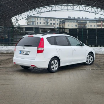 Hyundai i30 I CW Facelifting 1.4 DOHC 109KM 2011 Hyundai i30 1.4 Benzyna Blue Classic Manual 109KM, zdjęcie 14