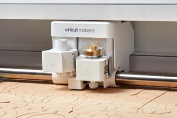 Плоттер Cricut Maker 3 с аксессуарами + руководство